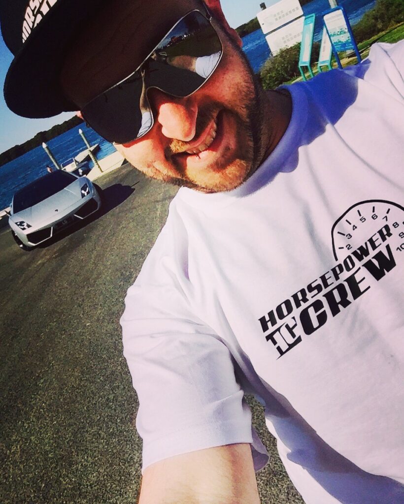 T-shirt-White-and-black